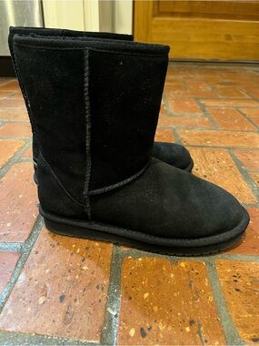 Koolaburra Black Suede Classic Short Boots
